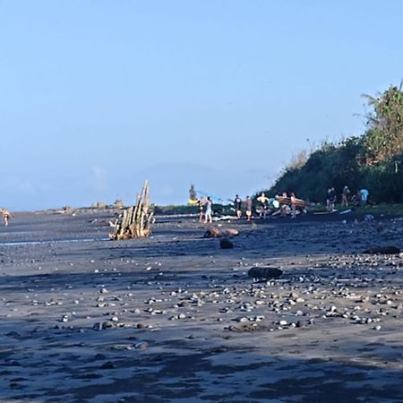 Kirra'S Beach House Pulukan Ngoại thất bức ảnh